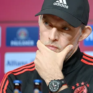 Thomas Tuchel auf einer Pressekonferenz