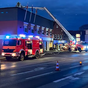 Brennender Kühlschrank sorgt für Großeinsatz in Kaltenkirchen