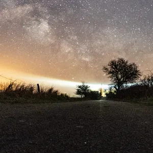 Ein Lyriden-Meteorschauer am Nachthimmel über Fehmarn