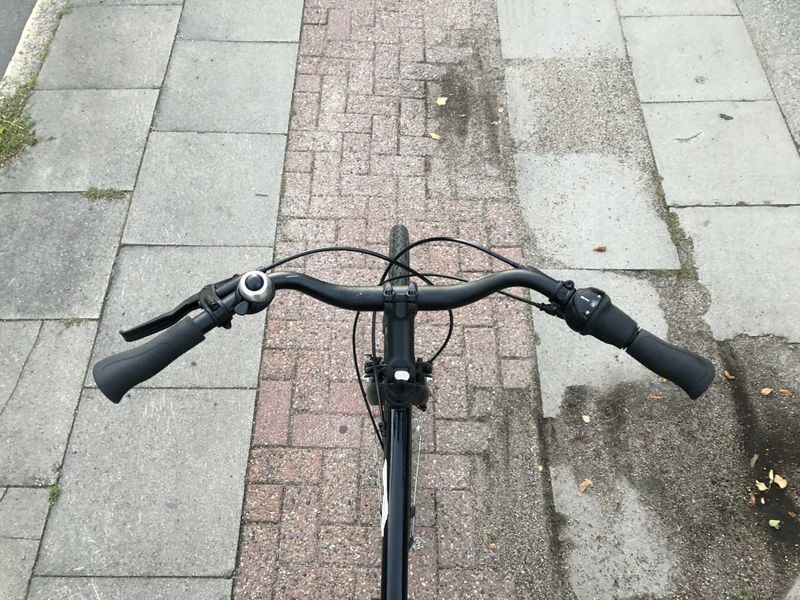Der Radweg in der Fuhlsbütteler Straße ist zum Radfahren nicht geeignet.