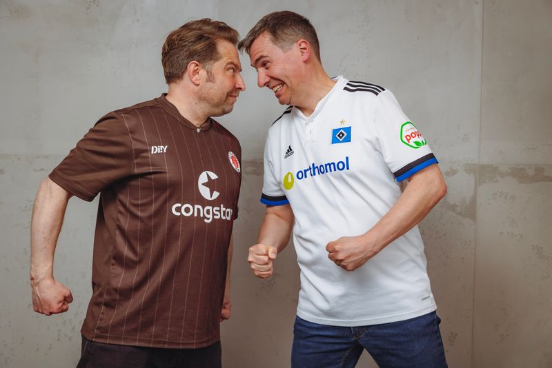Justus von Engelhardt (49) und Ansgar Vaut (50) vom Podcast „Freibeuter und Pfeffersack“
