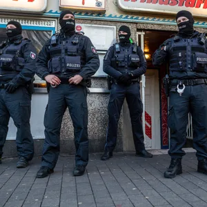 Drogenrazzia in St. Georg – mehrere Festnahmen