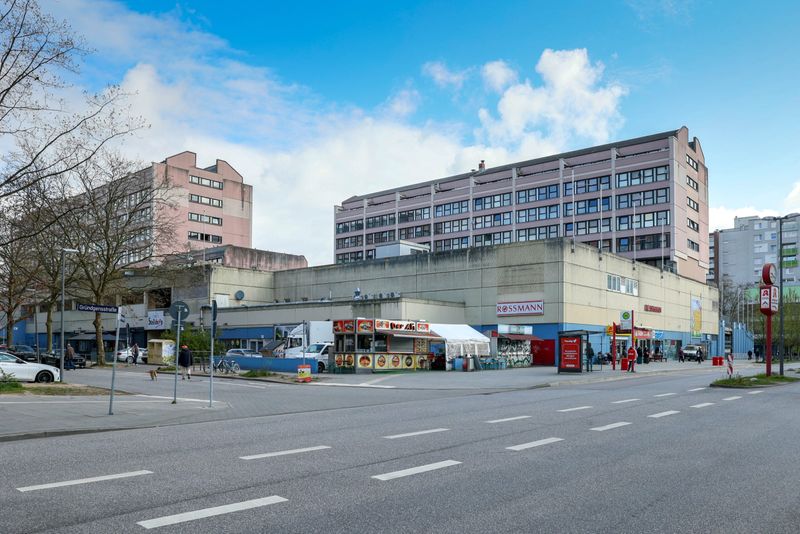 Das Einkaufszentrum Steilshoop am Schreyerring ist derzeit ziemlich heruntergekommen.