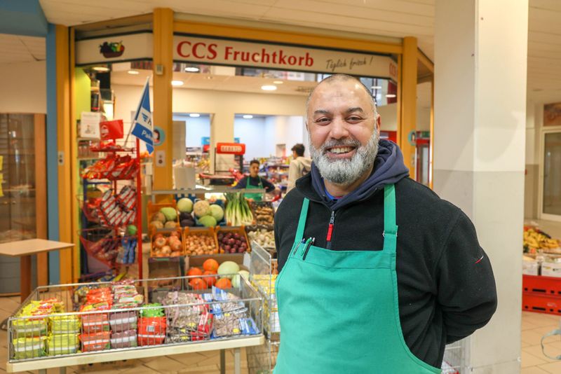 Kamel Ben Hamouda Zarai (57) ist Inhaber des CCS Fruchtkorb und seit 20 Jahren im EKZ Steilshoop.