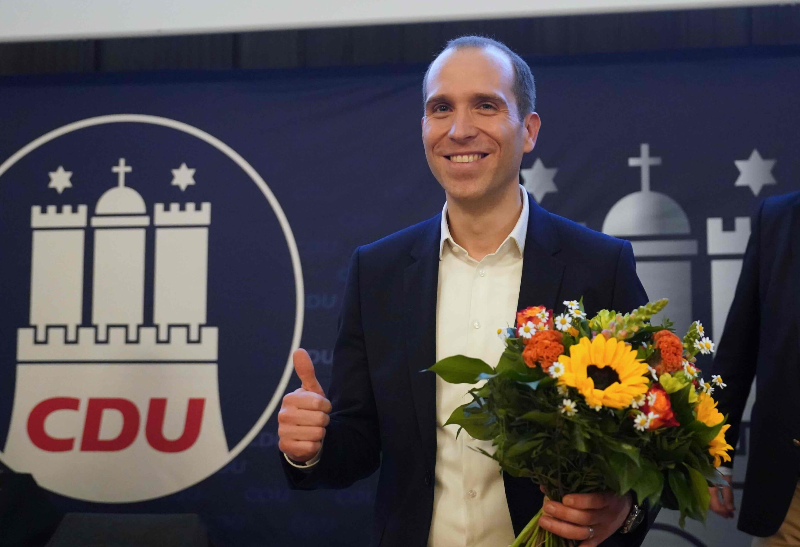 Der neue Hamburger CDU-Landesvorsitzende Dennis Thering nach seiner Wahl.
