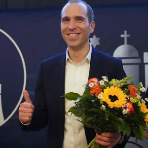 Der neue Hamburger CDU-Landesvorsitzende Dennis Thering nach seiner Wahl.