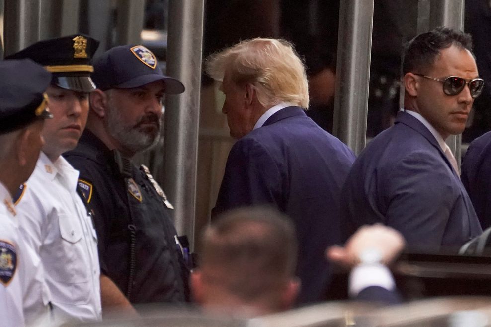Donald Trump, ehemaliger Präsident der USA, trifft bei der Staatsanwaltschaft von Manhattan ein.
