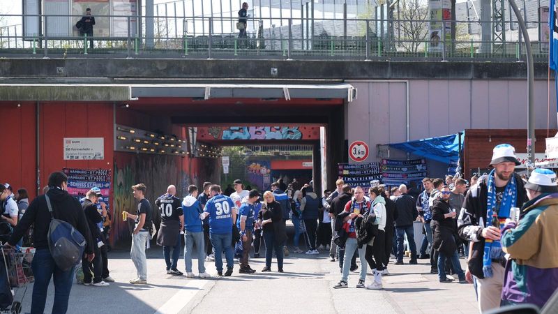 HSV-Fans vor dem Derby