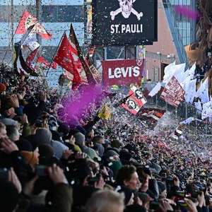 Fans im Millerntorstadion des FC St. Pauli