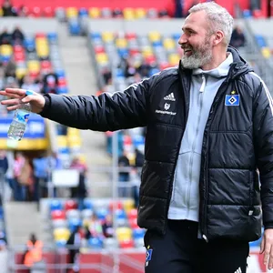 HSV-Trainer Tim Walter in Düsseldorf
