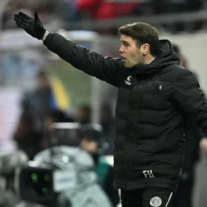Fabian Hürzeler zeigt aggressiv nach vorne