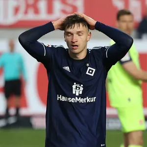 Noah Katterbach bei der HSV-Niederlage in Kaiserslautern.