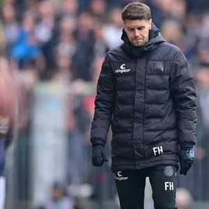 St. Paulis Trainer Fabian Hürzeler enttäuscht