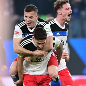 László Bénes, Ludovit Reis und Moritz Heyer jubeln