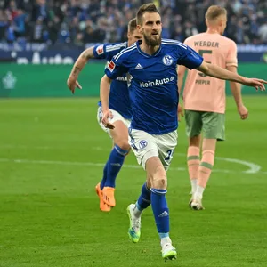 Schalkes Dominick Drexler jubelt