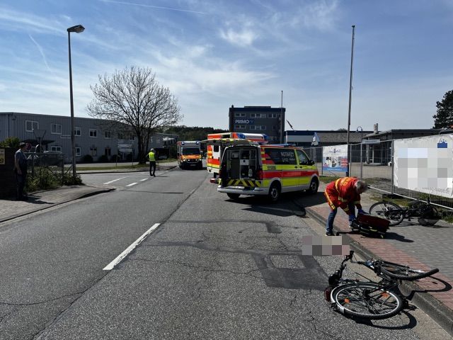 Rdfahrer aus Hamburg in Buxtehude bei Unfall schwer verletzt
