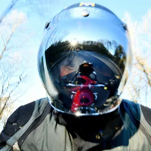 Motorradfahre vesuct auf A1 der Polizei mit mehr als 250 Km/ zu entkommen