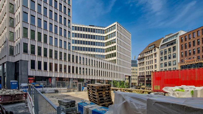 Auf dieser freien Fläche an der Bohnenstraße soll der Beachclub entstehen. Die Arbeiten sollen Anfang Juni starten.
