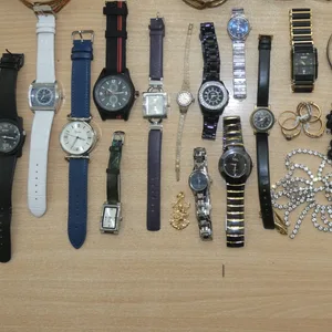 Schmuck in Mülleimer in Cuxhaven gefunden: Armbanduhren, Ketten und Armreifen