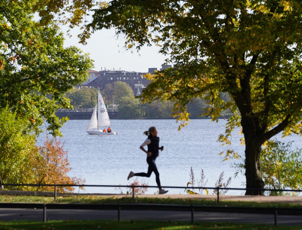 Die Runde um die Außenalster ist ein echter Hamburg-Klassiker.