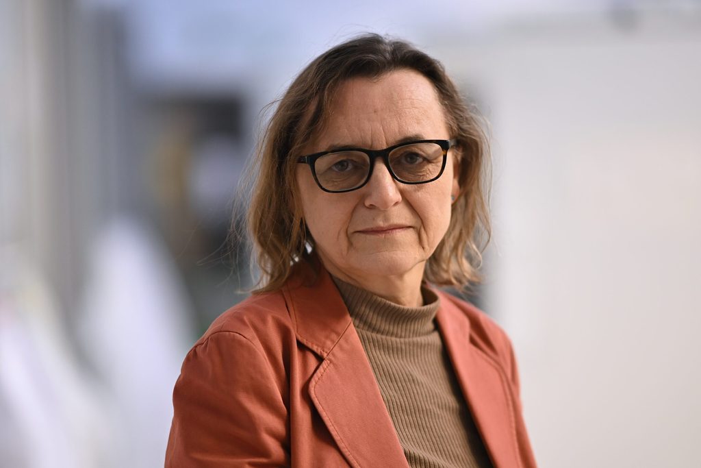 Professor Carmen Scheibenbogen