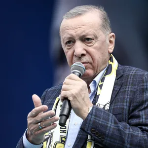 Recep Tayyip Erdogan am Mikrofon