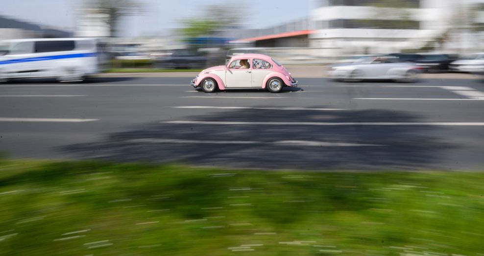 Einige der VW Käfer präsentierten sich in Hannover in frühlingsfrischen Farben.