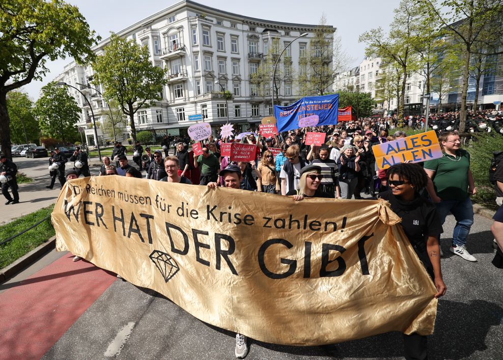 „Wer hat, der gibt“-Demo