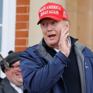Donald Trump (hier bei einem Besuch auf einem Golfplatz in Großbritannien) wurde in New York wegen eines sexuellen Übergriffs verurteilt