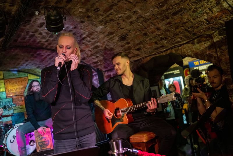 Wenige Tage vor dem ESC spielten Lord Of The Lost im legendären Cavern Club – hier traten auch die Beatles oft auf.