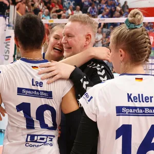 Tore Aleksandersen jubelt über Meisterschaft