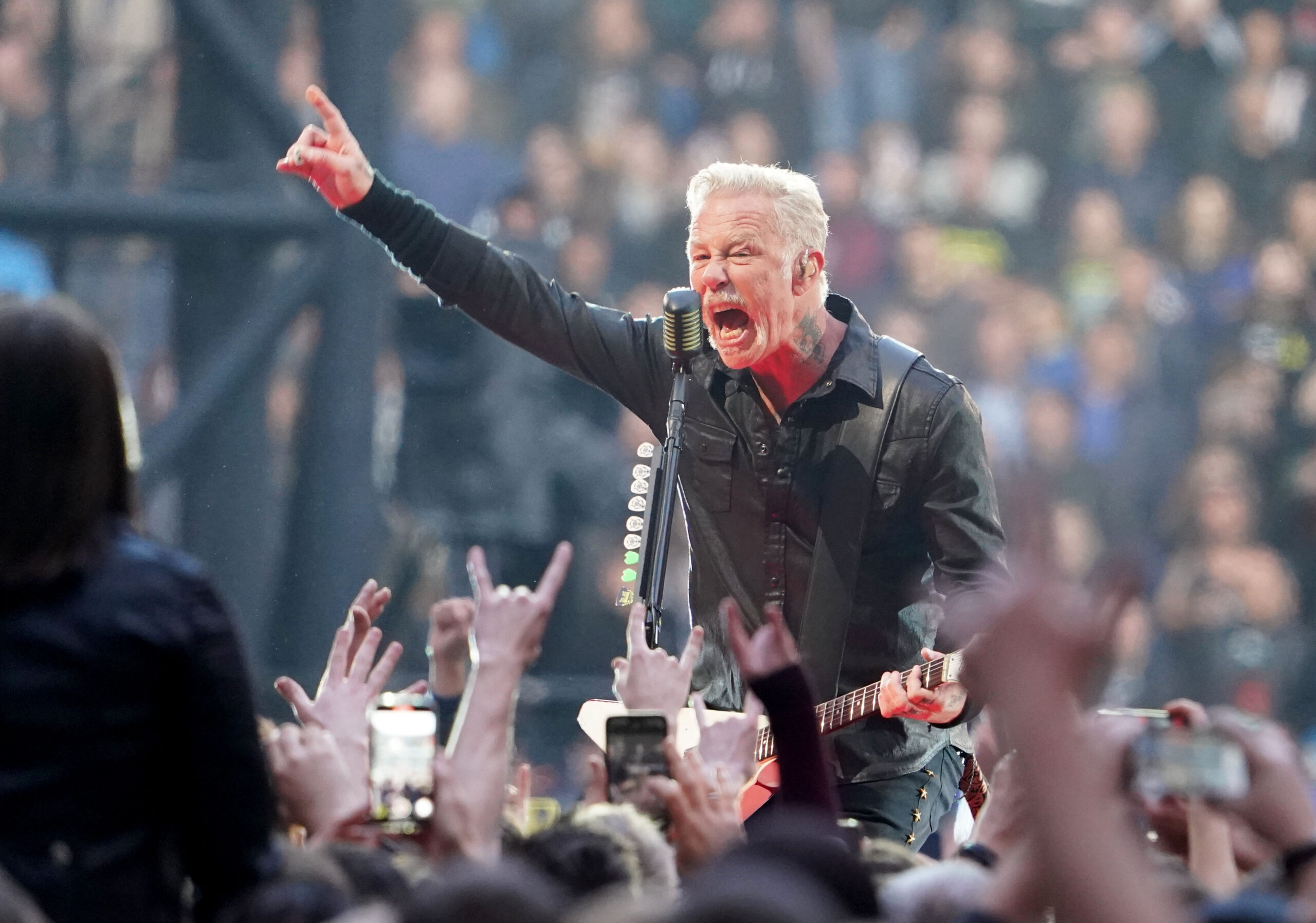 Zwischen ihren Rockkonzerten waren Metallica zu Besuch in einer echten Hamburgensie.