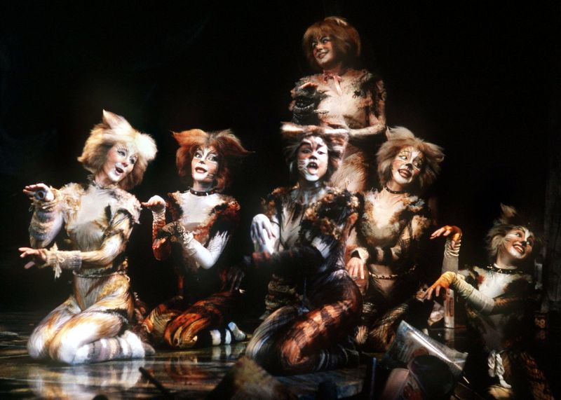 Einer der großen Musical-Klassiker: Eine Szene aus einer der ersten „Cats“-Aufführungen in Hamburg 1986.