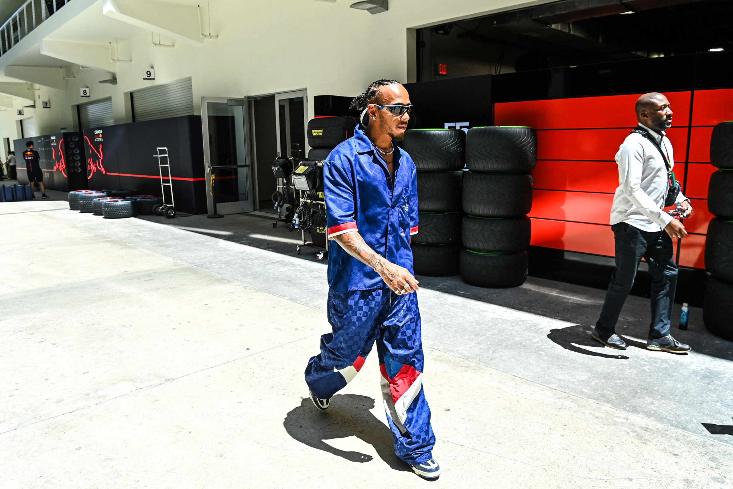 Lewis Hamilton beim Grand Prix von Miami im Fahrerlager
