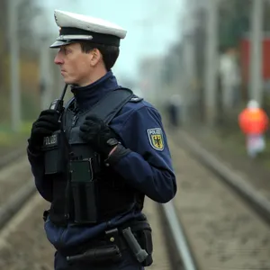 Kinderwagen rollte vor S-Bahn – Zuverkehr unterbrochen