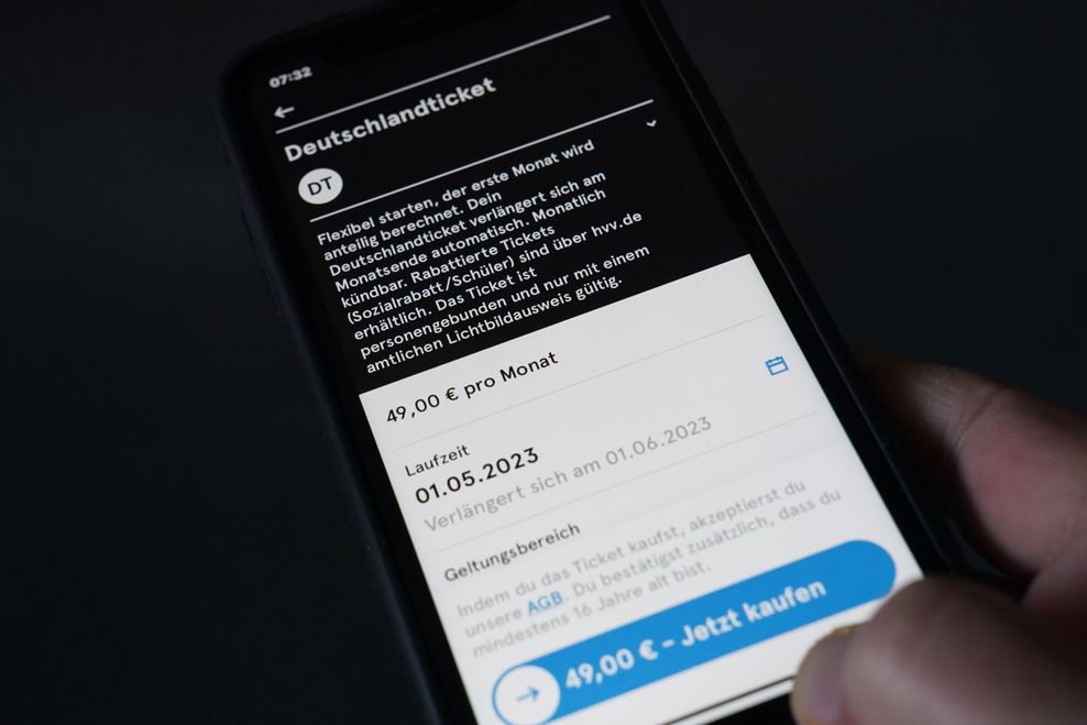 Das Deutschlandticket für 49 Euro verlängert sich automatisch jeden Monat.