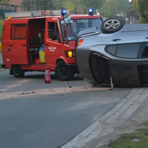Schwerer Unfall in Göldenitz – drei Menschen verletzt