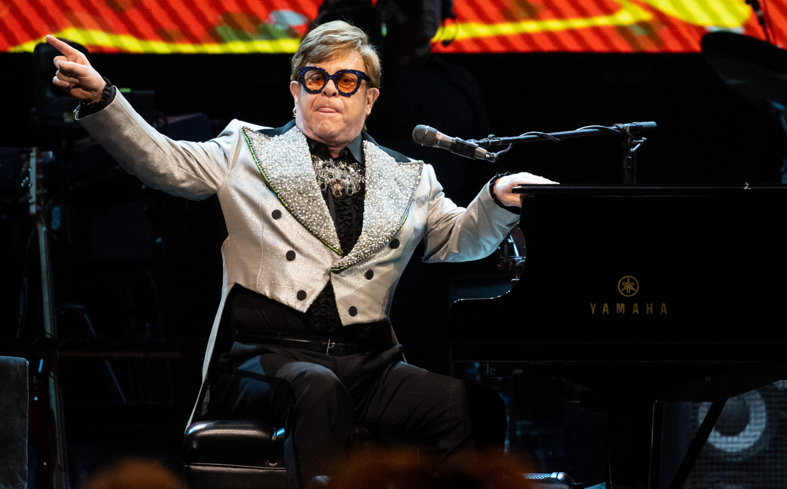 Der Superstar sagt tschüs: Elton John auf seiner Abschiedstour (Foto aus München Ende April – Fotografen waren bei seinem Konzert in Hamburg nicht zugelassen).