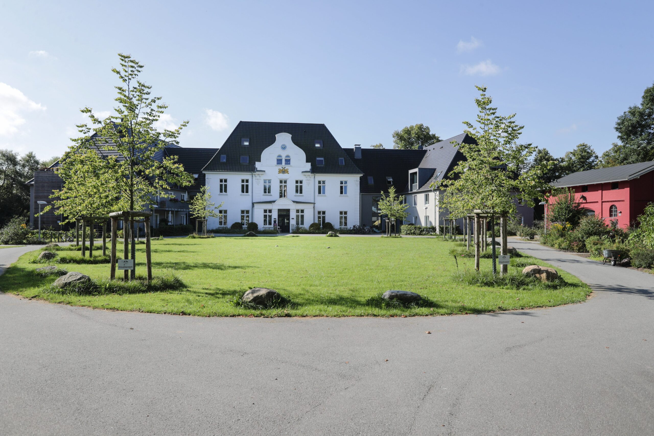 Die „Freie Dorfschule Lübeck“, eine weiße Villa