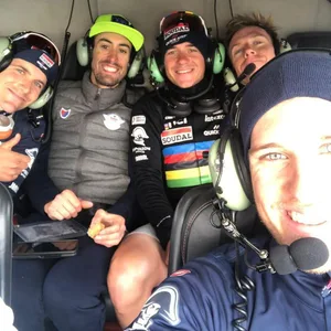 Das Soudal-Quick-Step-Team im Hubschrauber