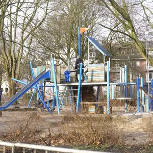 Eltern in Eimsbüttel waren besorgt: Ein Mann hat Kinder angesprochen und sie berührt.