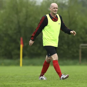 Der Beschuldigte: Ex-HSV-Profi Bernd Bressem (57), heute Trainer der Jugendmannschaft von Tornesch. Der wehrt sich gegen die erhobenen Vorwürfe.