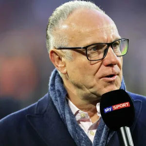 Michael Rummenigge am Sky-Mikrofon