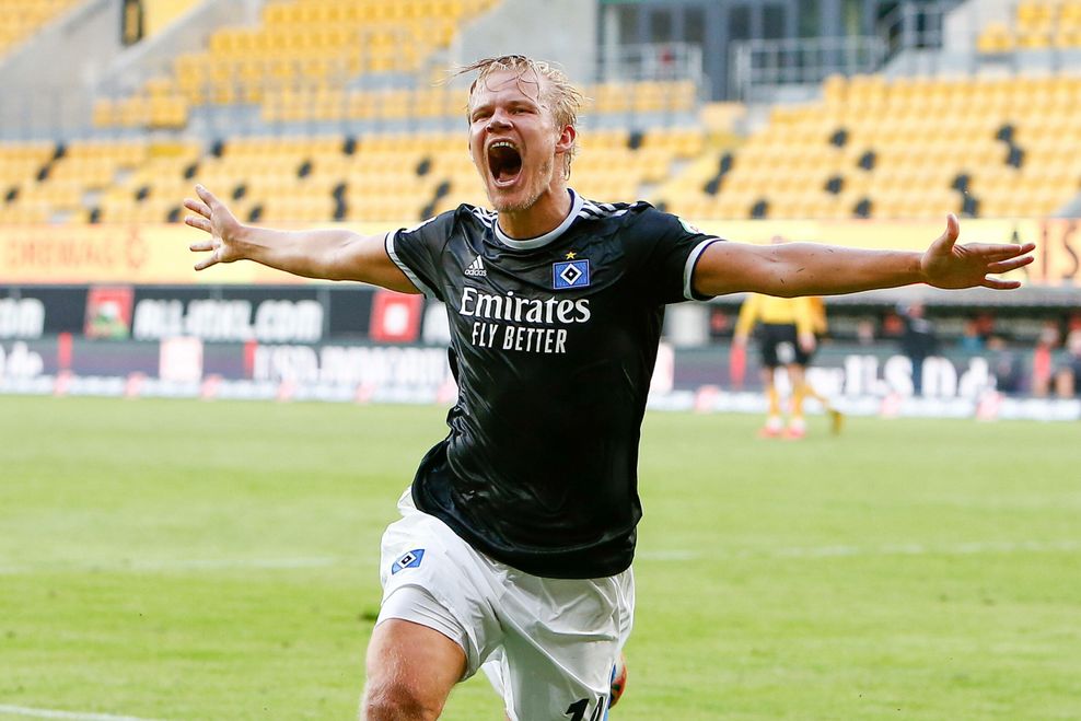 Ex-HSV-Stürmer Pohjanpalo bejubelt sein Tor gegen Dresden