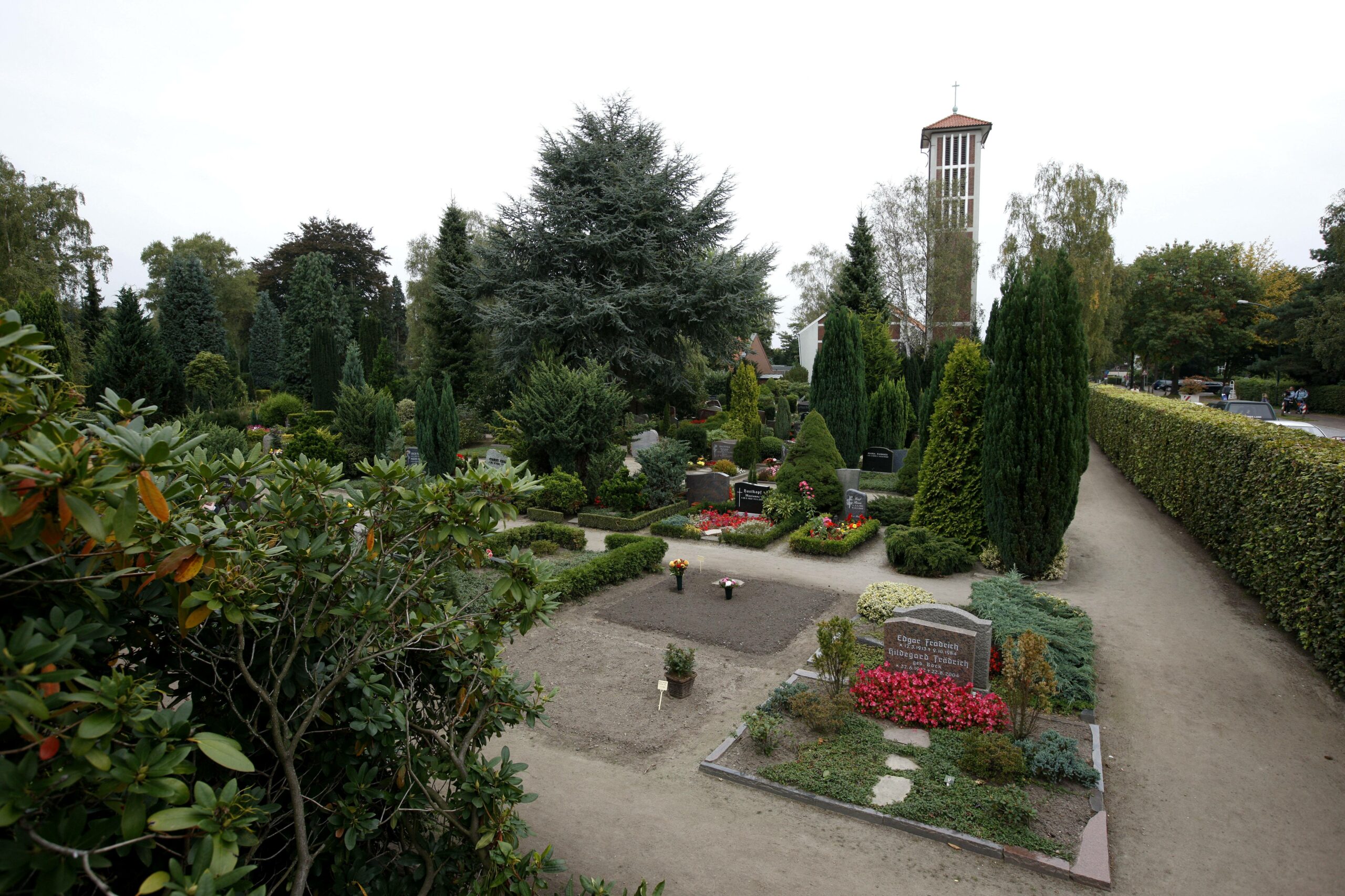Der Friedhof von Pinneberg: Hier sollen Kinder mehrfach Seniorinnen angegriffen haben.