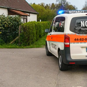 Notarzt im Einsatz (Symbolbild).