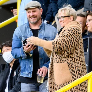Steffen Baumgart und seine Frau Katja auf der Tribüne bei Borussia Dortmund