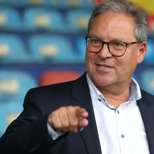 DFB-Vizepräsident Hermann Winkler äußerte sich kritisch zum Selenskyj-Besuch.