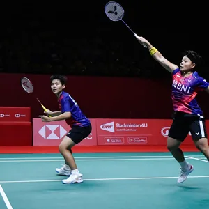 Zwei Badminton-Spielerinnen