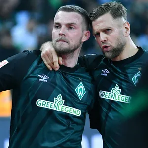 Füllkrug und Ducksch im Werder-Trikot